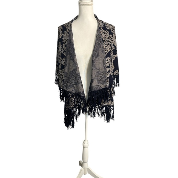 Coco + Carmen Jackets & Blazers - Coco + Carmen Elegant blue and Cream Patterned Cape